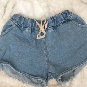 Old-fashion Denim shorts